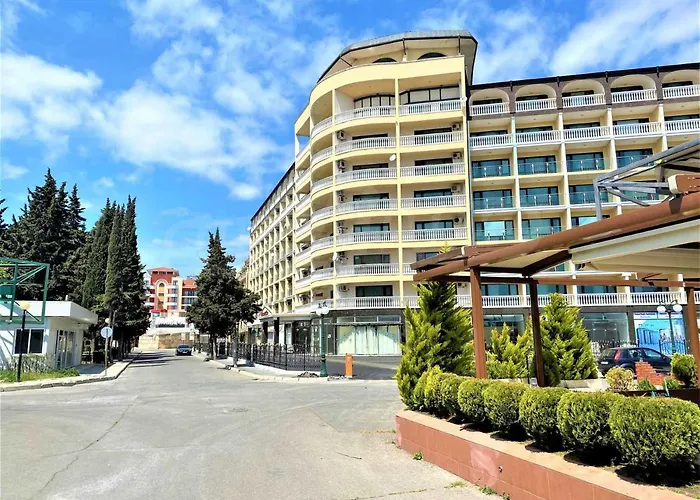 Menada Miramar Palace ساني بيتش