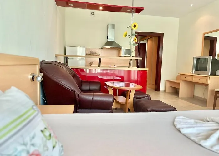 Menada Miramar Palace ساني بيتش