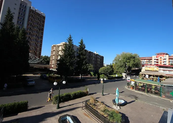 Menada Miramar Palace * ساني بيتش