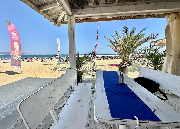 Menada Miramar Palace شقة