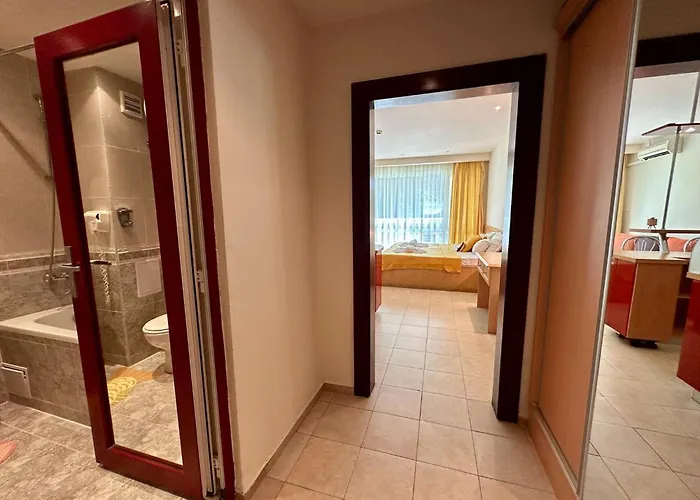 Menada Miramar Palace * ساني بيتش