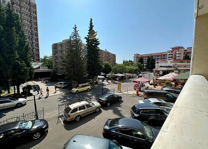 Menada Miramar Palace شقة