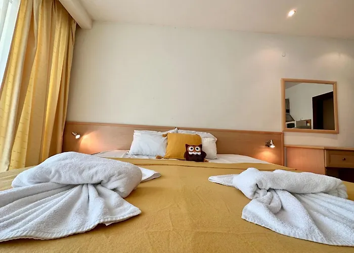 Menada Miramar Palace * ساني بيتش