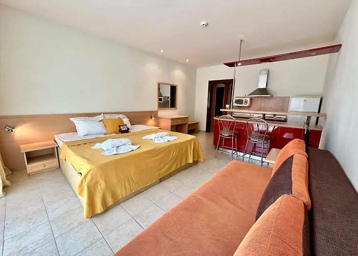 Menada Miramar Palace * ساني بيتش