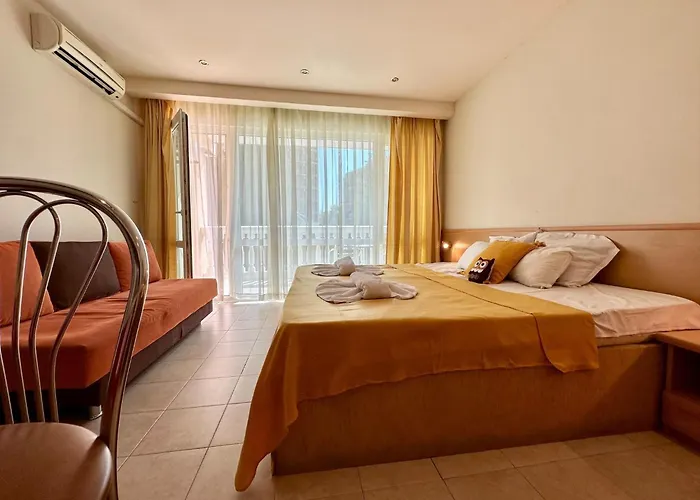 Menada Miramar Palace ساني بيتش