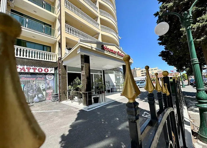 Menada Miramar Palace * ساني بيتش