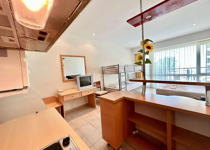 Menada Miramar Palace ساني بيتش