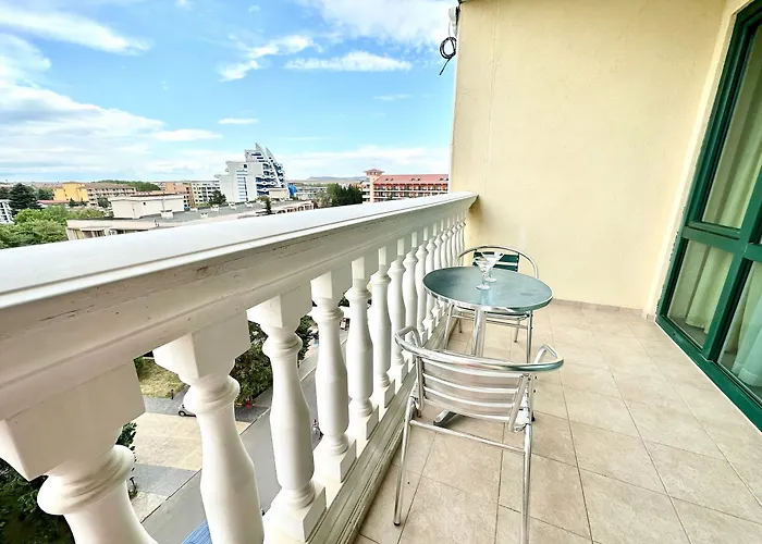 Menada Miramar Palace * ساني بيتش