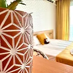 Menada Miramar Palace شقة