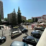 Menada Miramar Palace شقة
