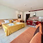 Menada Miramar Palace * ساني بيتش