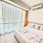 Menada Miramar Palace ساني بيتش