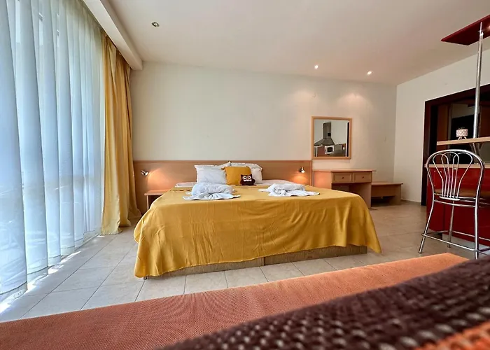 Menada Miramar Palace *