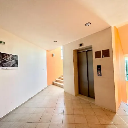 Menada Miramar Palace Apartman Napospart